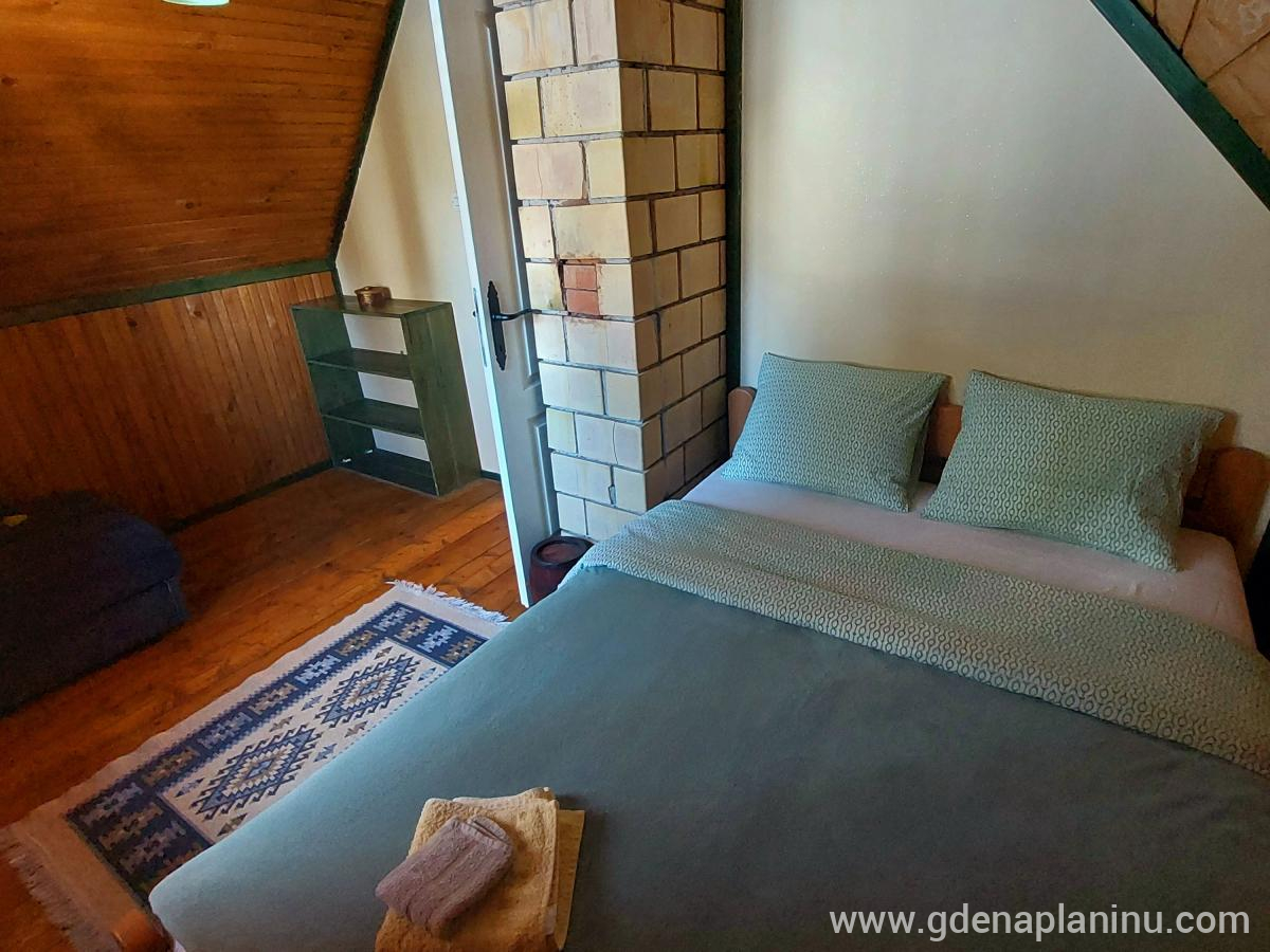 Vikendica Majstorović, Chalet en rondins Majstorovic, logement privé à Divčibare, Serbie
