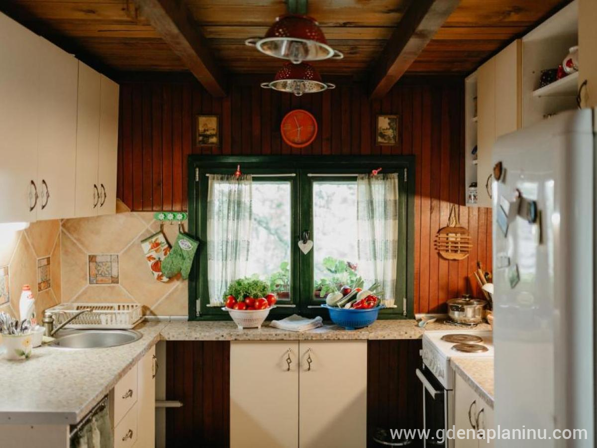 Vikendica Majstorović, Chalet en rondins Majstorovic, logement privé à Divčibare, Serbie