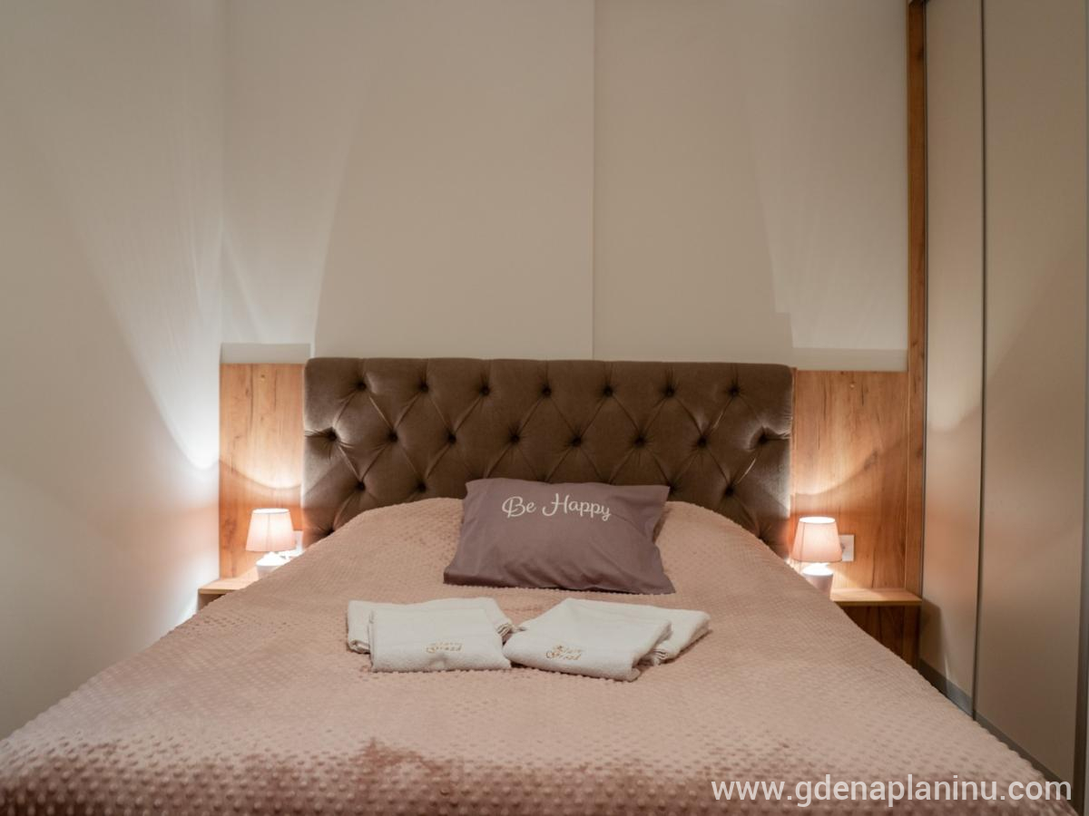 Apartman Zlatni Grozd, Apartman 14, logement privé à Zlatibor, Serbia - viber_image_2023-07-01_22-11-13-934
