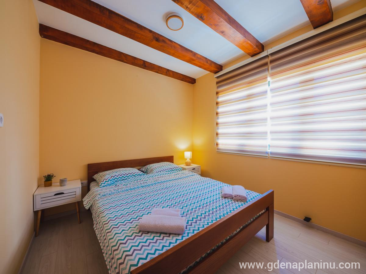 Vila Rea, Apartman prizemlje, alojamiento privado en Žabljak, Montenegro - MSN_9741