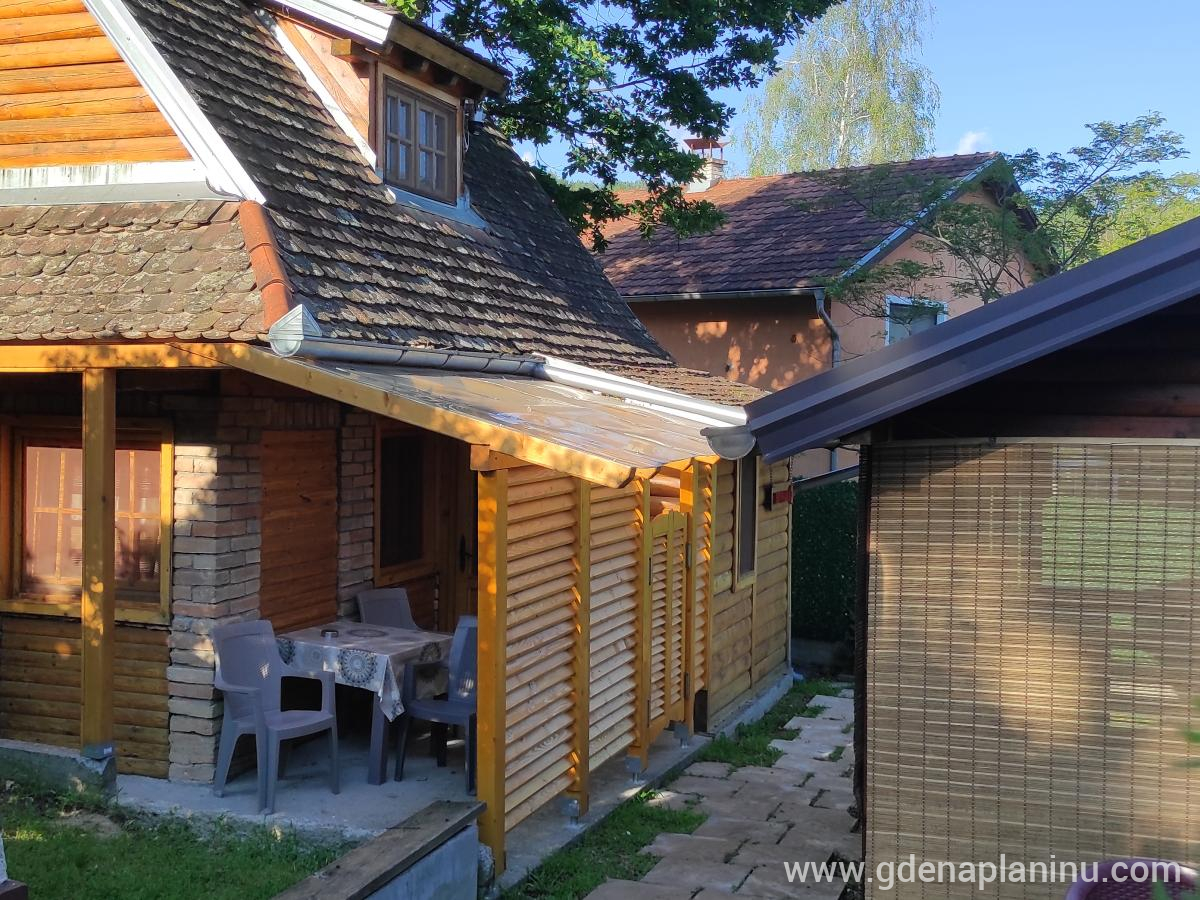 Brvnara Vrdnik, Brvnara Vrdnik 2, private accommodation in city Vrdnik, Serbia - Apartman za parove u Banji Vrdnik