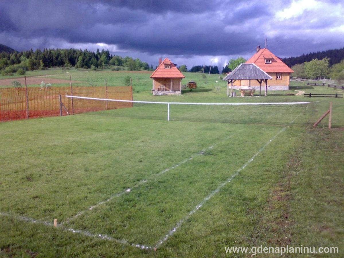 Domaćinstvo Šekler na Goliji, Magán szállás a községben Golija, Serbia - Teniski teren