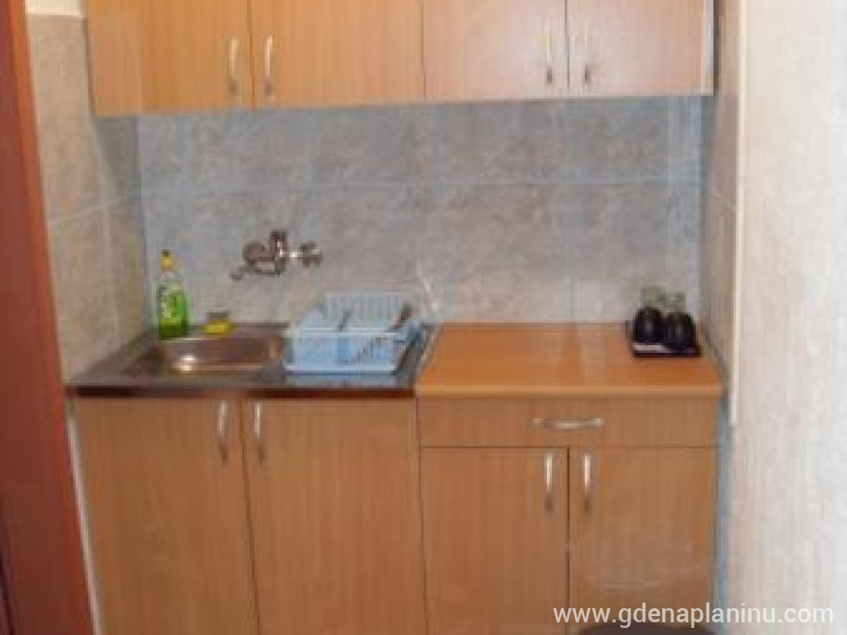Kuća za odmor - Apartmani Popović, частни квартири в града Vrdnik, Serbia