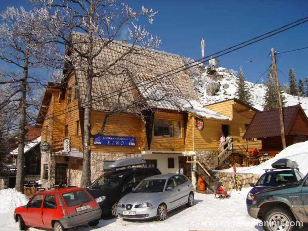 Apartmani ''Etno'', privatni smeštaj u mestu Jahorina, Bosna i Hercegovina - Parking