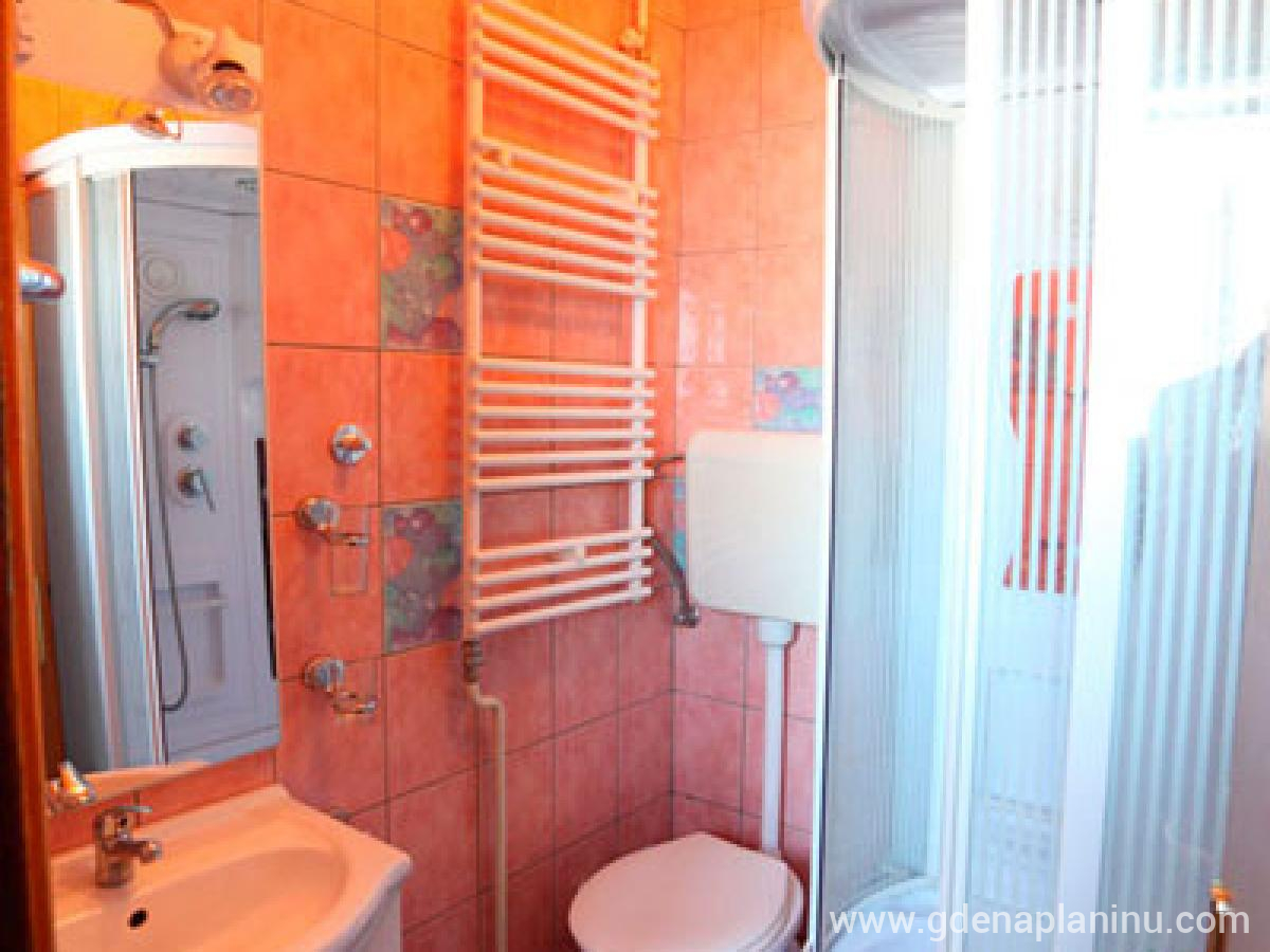 Eskim 4, alloggi privati a Jahorina, Bosnia ed Erzegovina - Bagno
