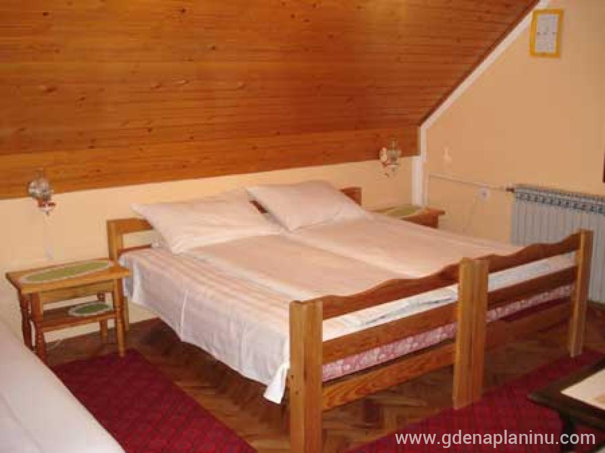 Zlatibor,smeštaj Milena, privatni smeštaj u mestu Zlatibor, Srbija - trokrevetna soba