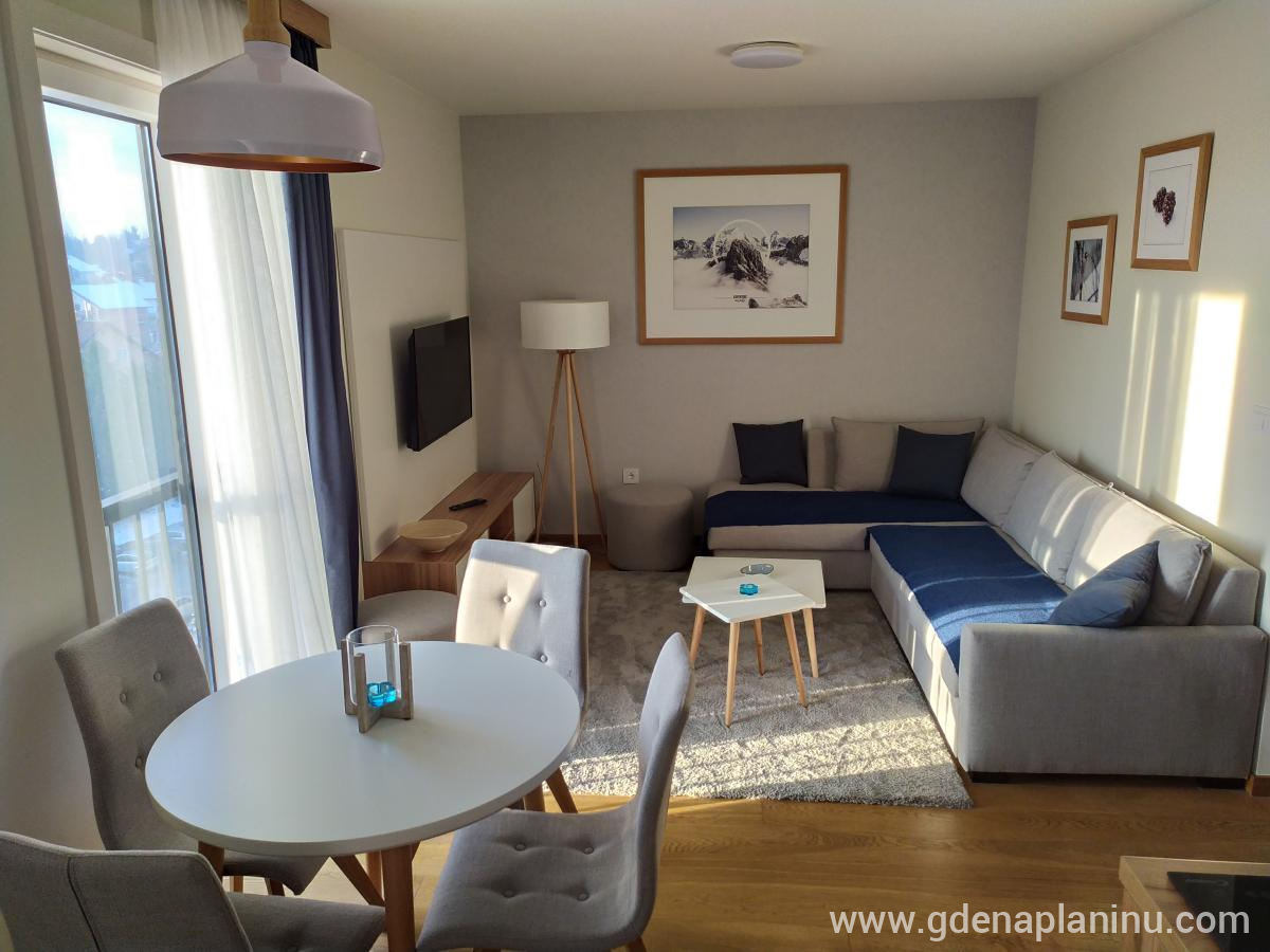 Zlatibor Apartman Centar Lux sa Garazom , alloggi privati a Zlatibor, Serbia - 1. Dnevni Boravak