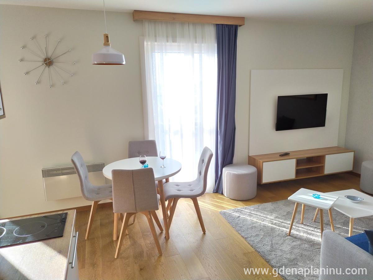Zlatibor Apartman Centar Lux sa Garazom , alloggi privati a Zlatibor, Serbia - 3. Dnevni Boravak