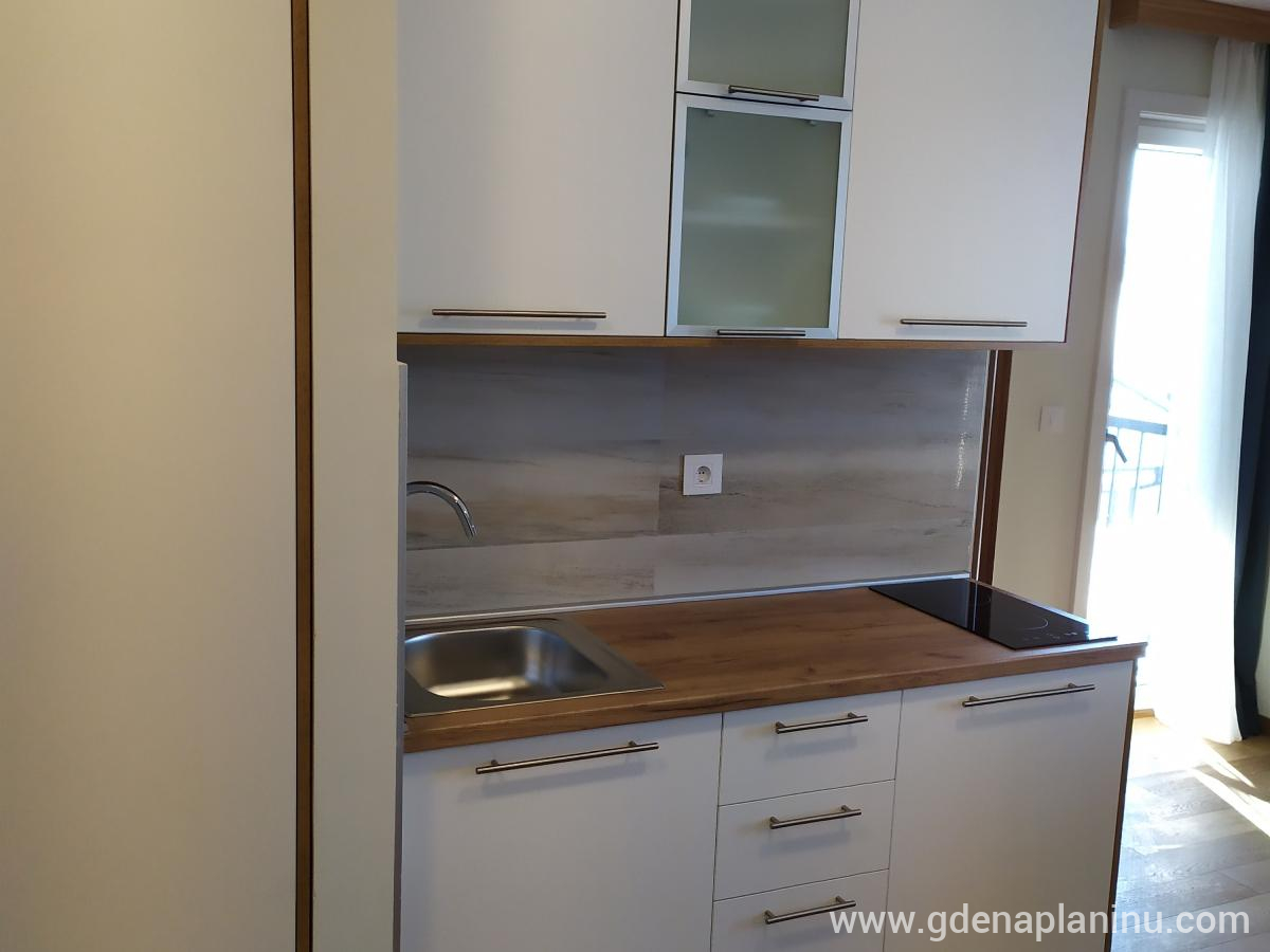 Zlatibor Apartman Centar Lux sa Garazom , alloggi privati a Zlatibor, Serbia - 5. Trpezarija