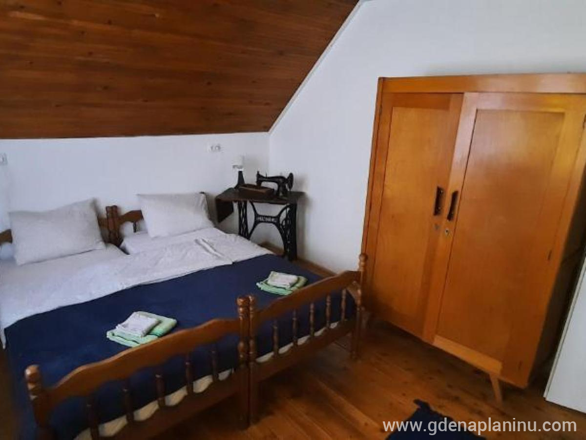 Vila Kovina, private accommodation in city Papratište, Serbia - miri&amp;amp;amp;amp;amp;scaron;e na detinjstv