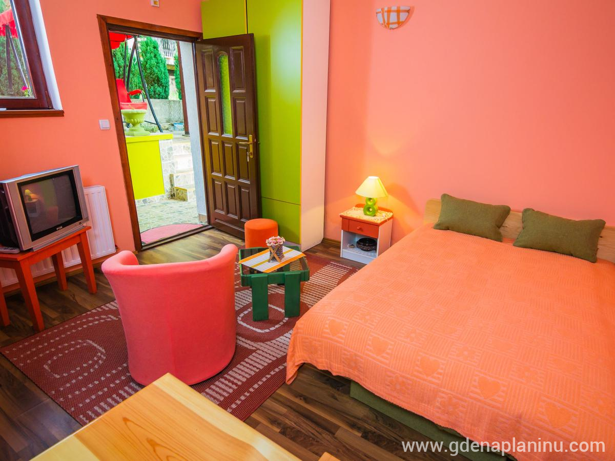 Villa Ruža, Studio dvokrevetni, Privatunterkunft im Ort Zlatibor, Serbia
