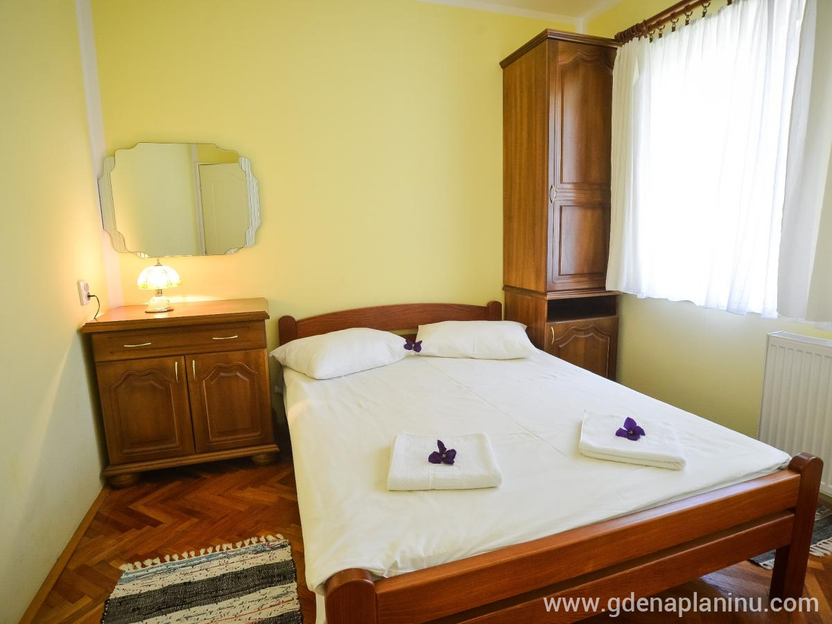 Vila Zlata, 1. apartman, Magán szállás a községben Zlatibor, Szerbia - Hálószoba