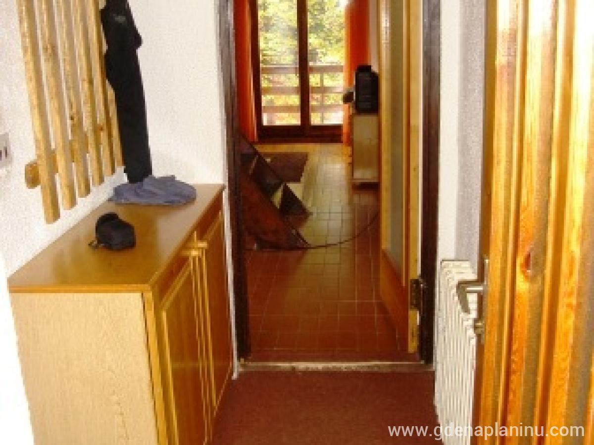 Apartmani ''Etno'', Veliki apartman Etno, Частный сектор жилья Jahorina, Босния и Герцеговина - Ulaz