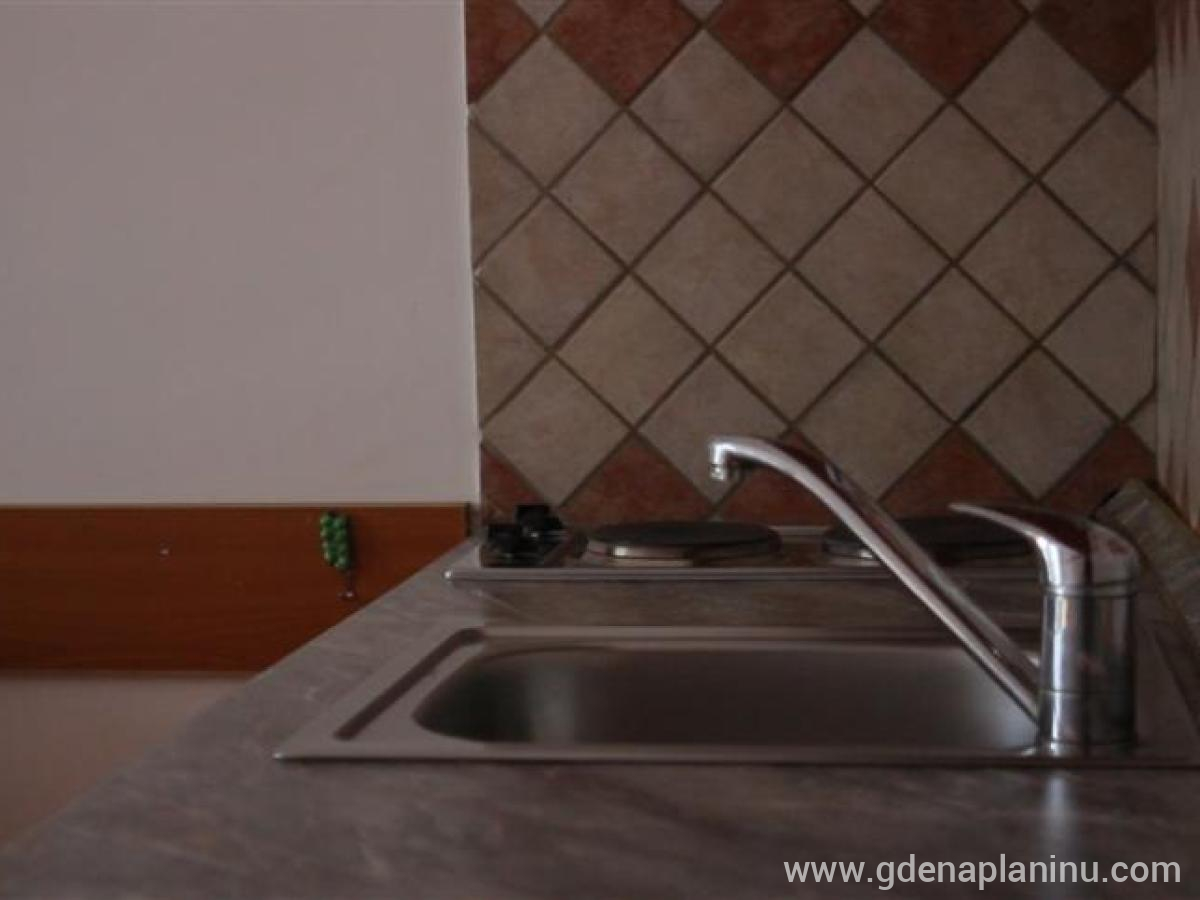 Vila Bianca apartman B, частни квартири в града Kopaonik, Serbia - Kuhinja