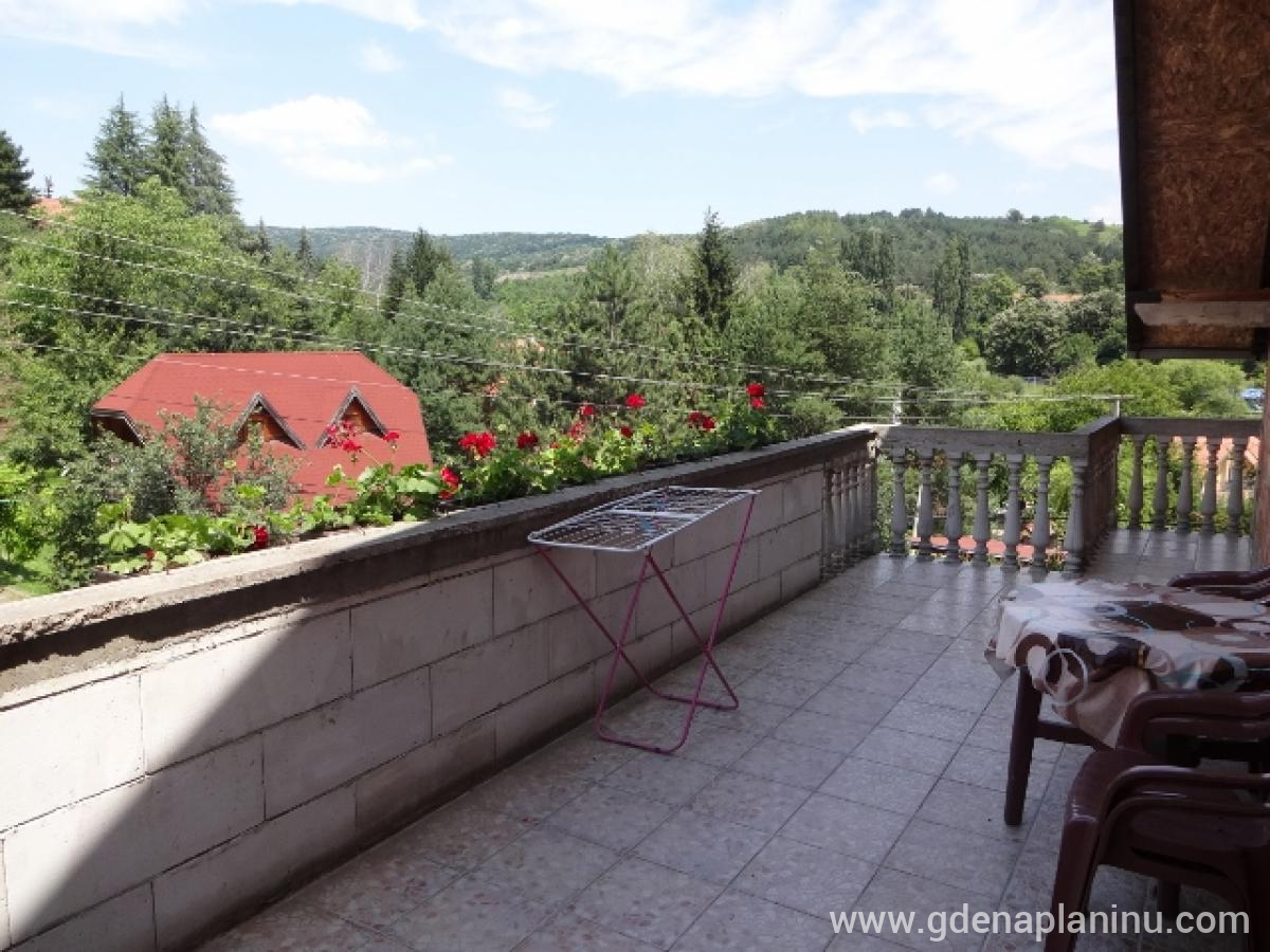 Kuća za odmor - Apartmani Popović, частни квартири в града Vrdnik, Serbia - Terasa 2